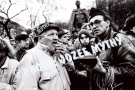 Nezna Revolucia, Velvet Revolution 1989, Slovakia Bratislava, nam. SNP, Kusy politolog? left